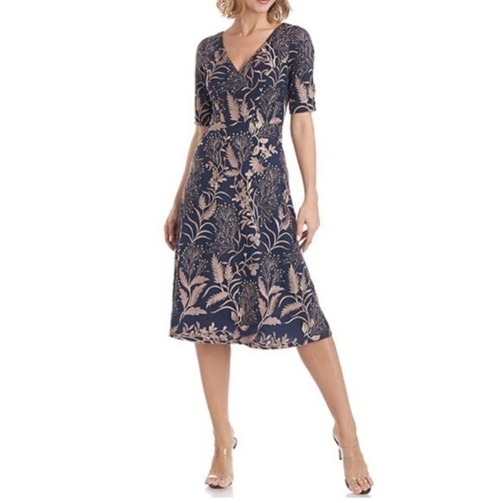 JS Collections Tilly V-Neck Elbow Sleeve Dress in Latte/Navy